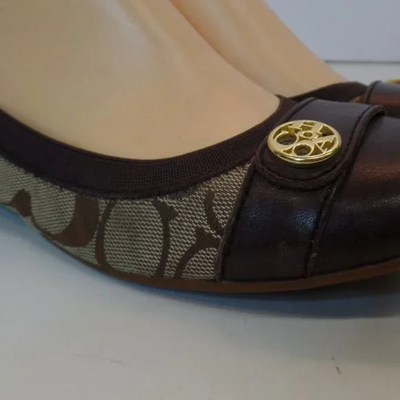 Coach Chelsey Signature Logo Fabric Brown Leather Flats Goldtone Hardware Sz 8 - Picture 2 of 15